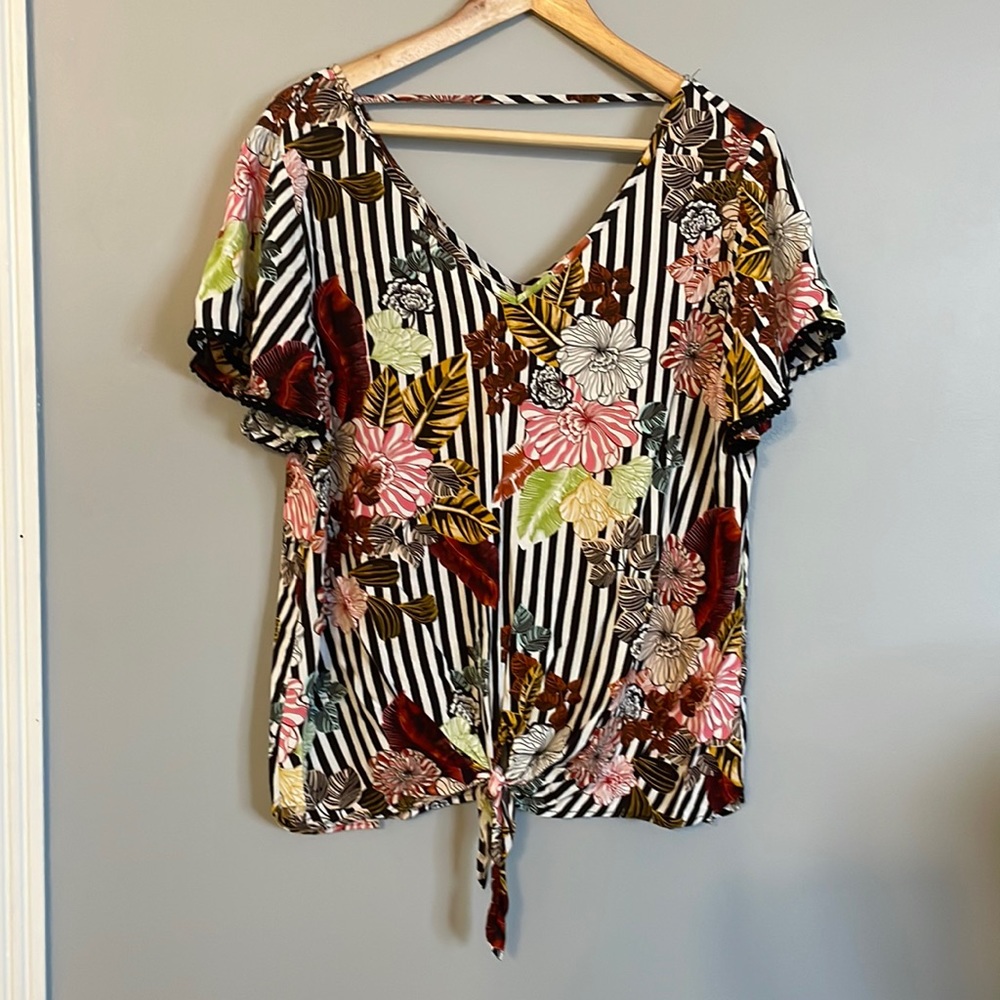 Beautiful short sleeve blouse